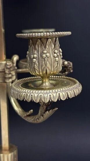 Bronze bouillotte lamp from the 19th century.