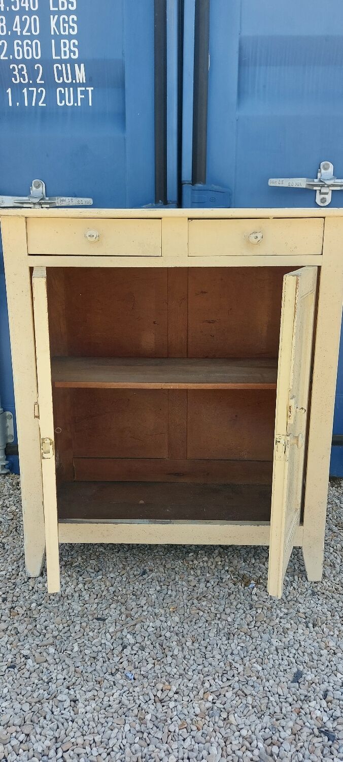 White Parisian buffet