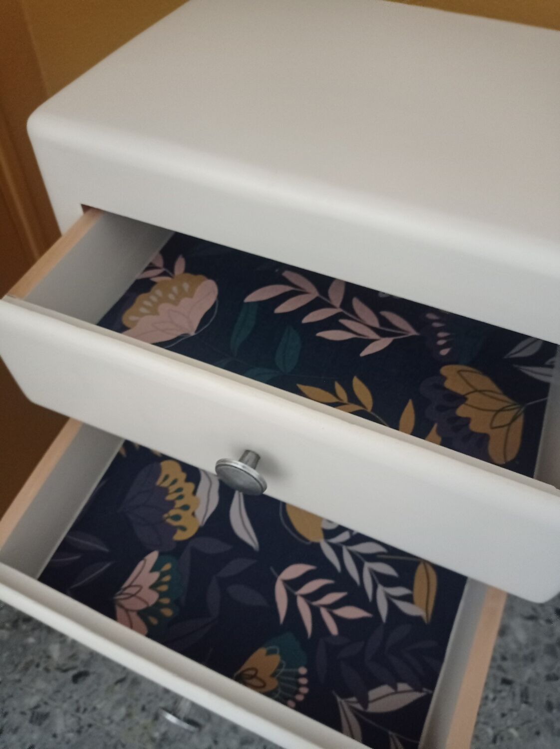 Vintage art deco ragpicker