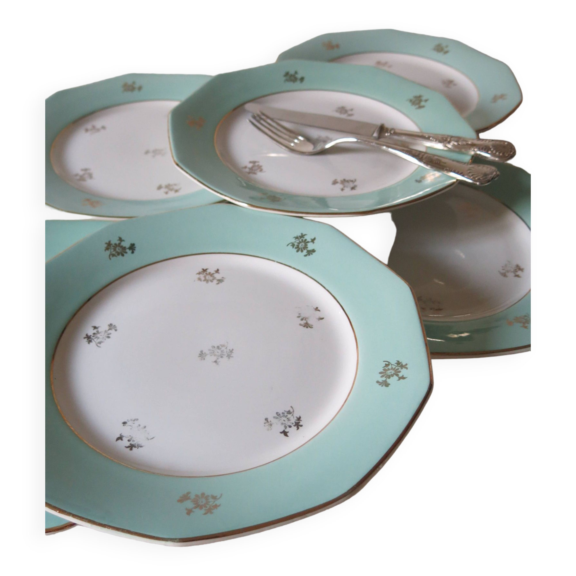 6 flat plates from Moulin des loups in good condition