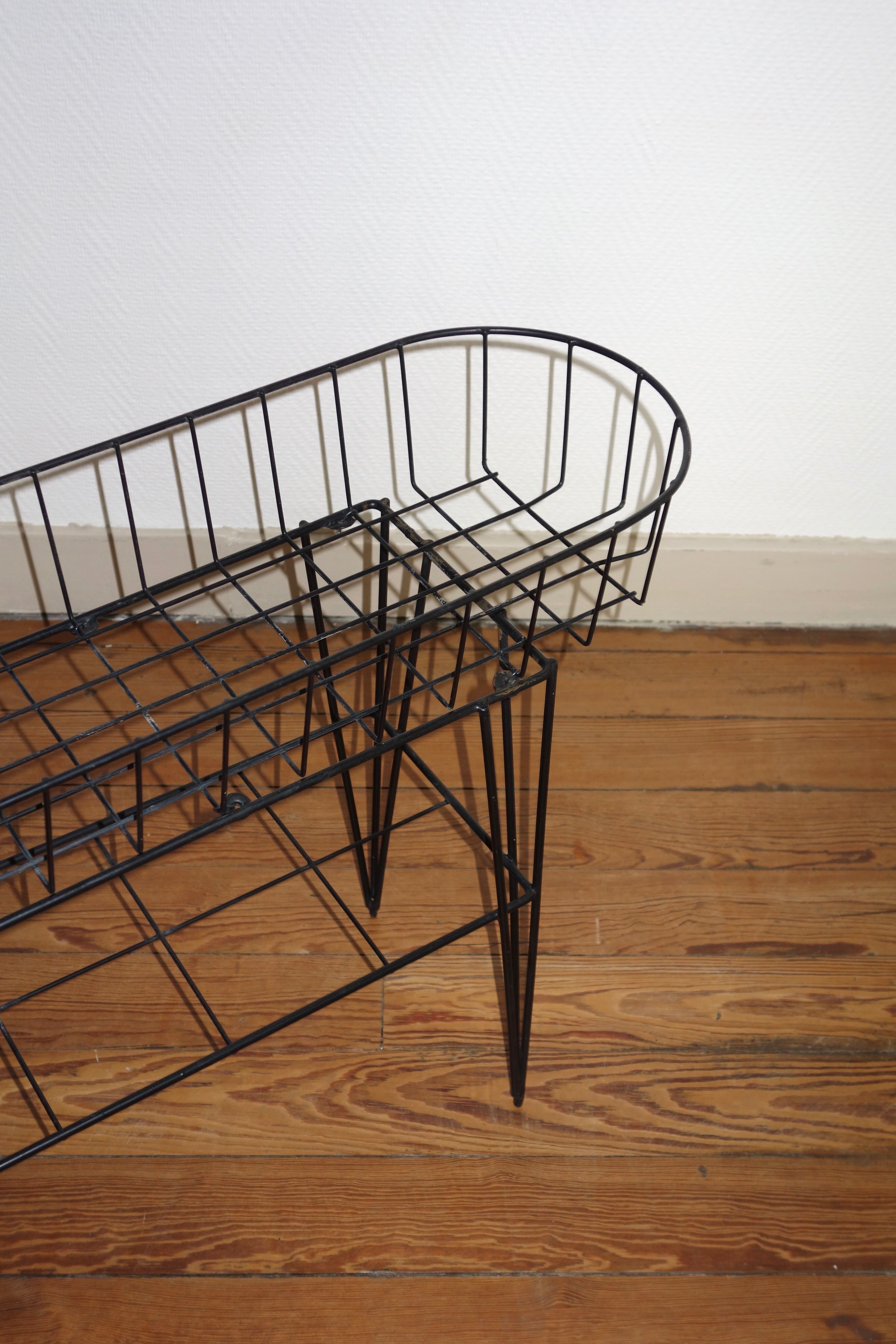 The 1950s metal planter