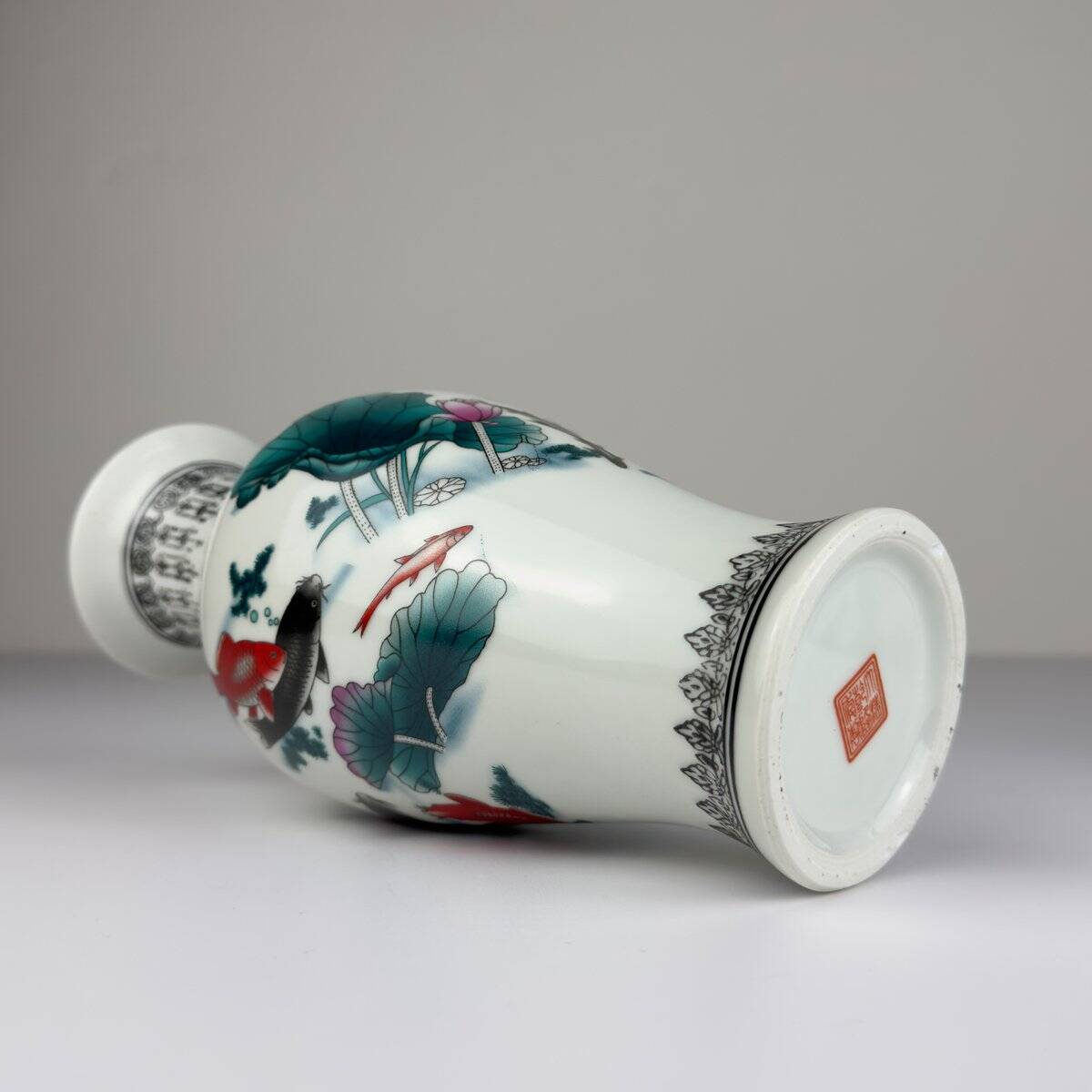 Vintage Chinese export porcelain vase, China, 1970s
