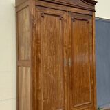 Louis Philippe period shell cabinet in walnut
