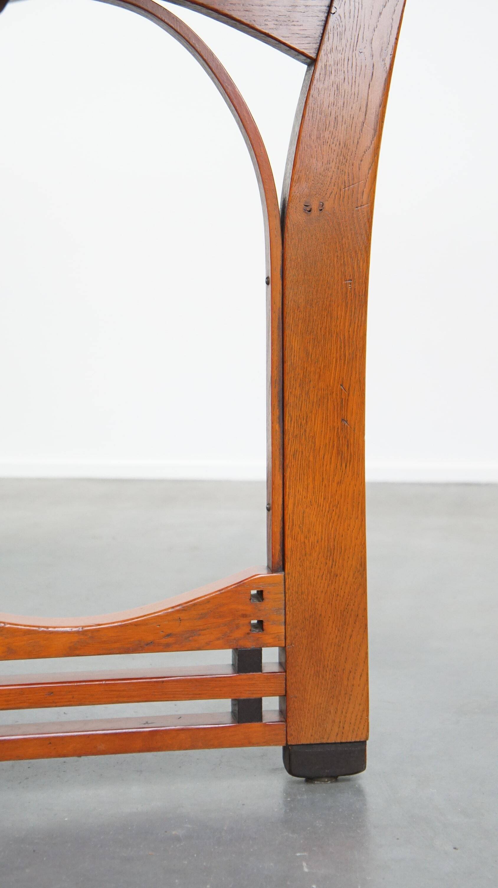 4 to 6-person Art Nouveau design dining table by Schuitema