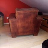 Square club armchair