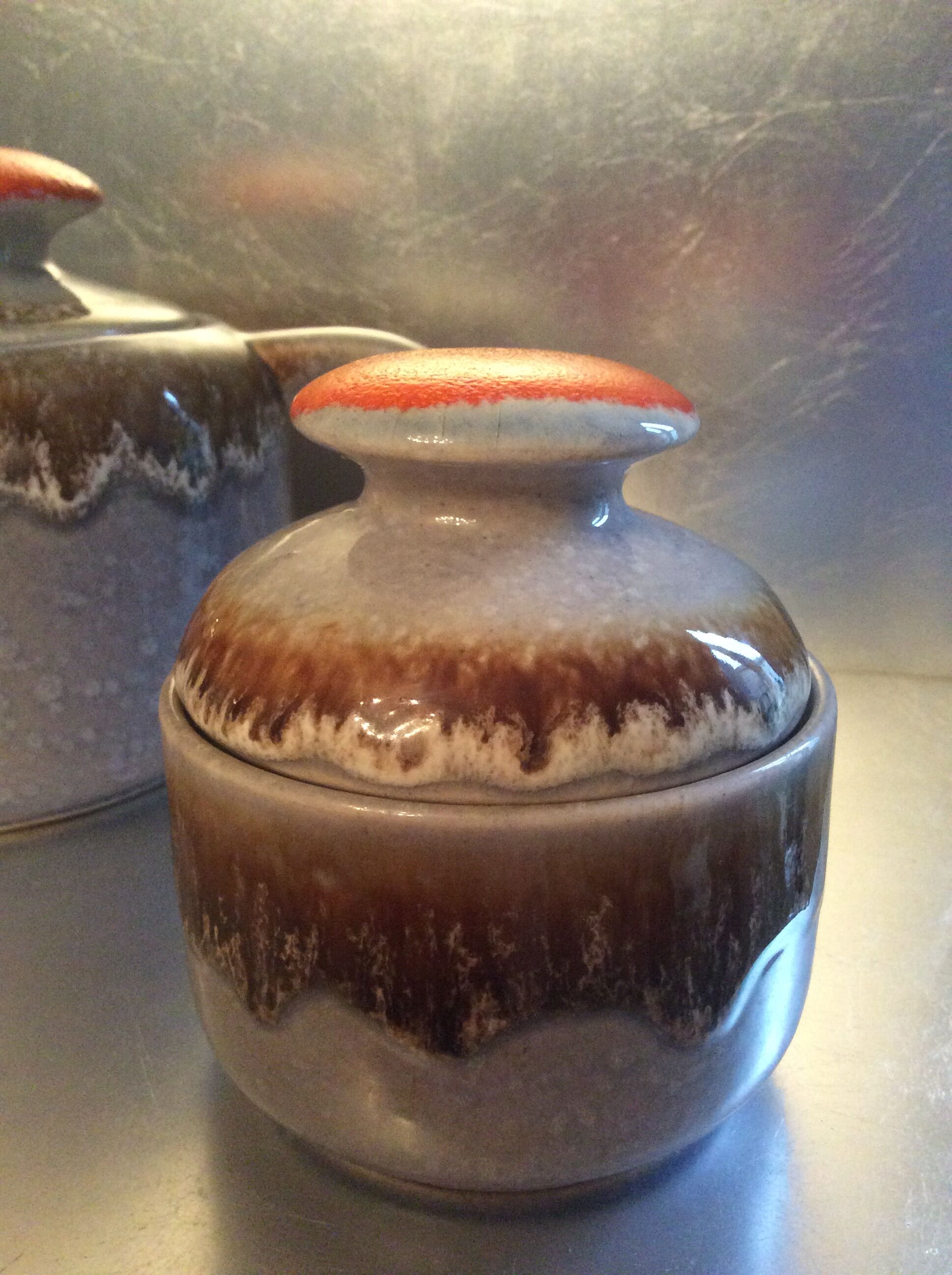 A teapot set and its vintage DDR-Germany sugar maker from the 1960s