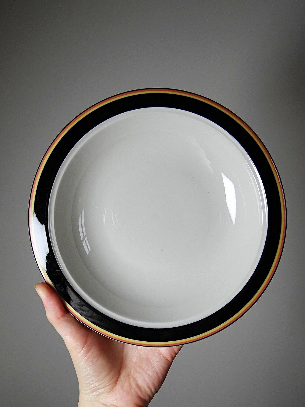 Vintage soup service from the 70s-80s Arabia Finland Reimari by Inkeri Leivo.