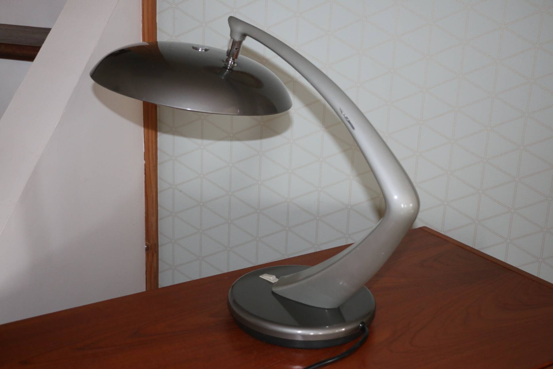 Metallic grey desk lamp FASE