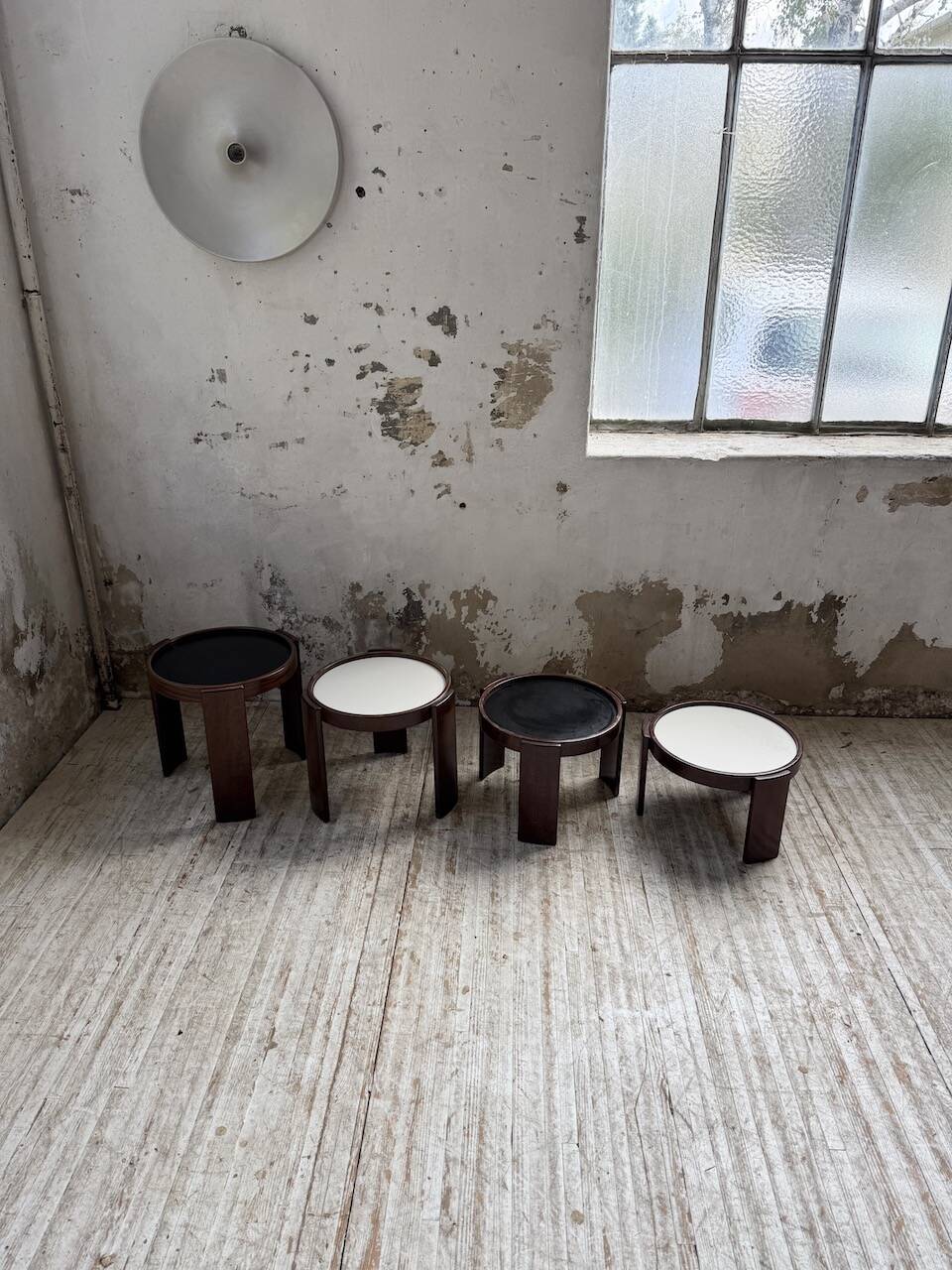 Nido 780 G stackable coffee tables. Frattini for Cassina