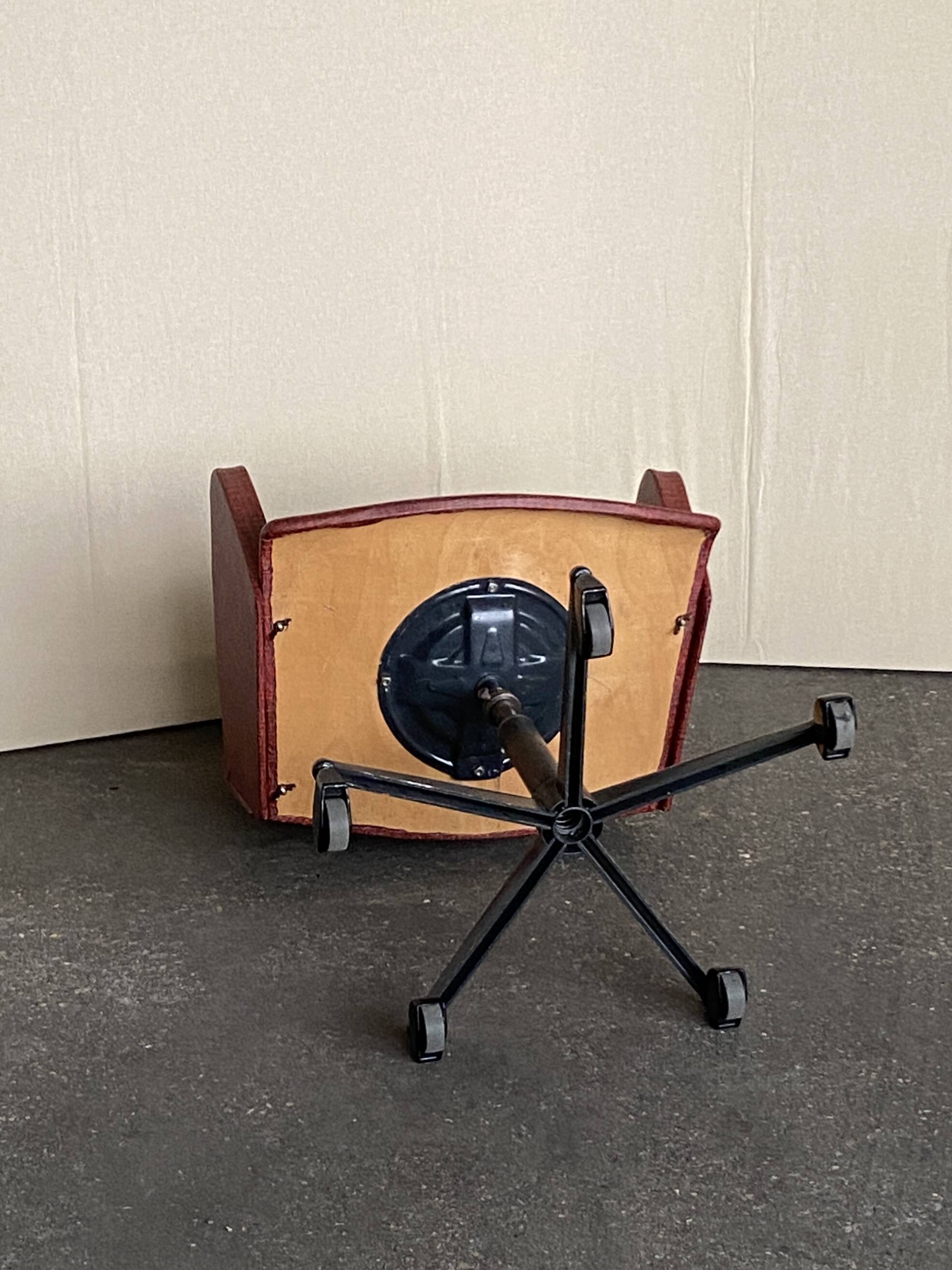 Vintage adjustable office chair – red faux leather, 1960-70s