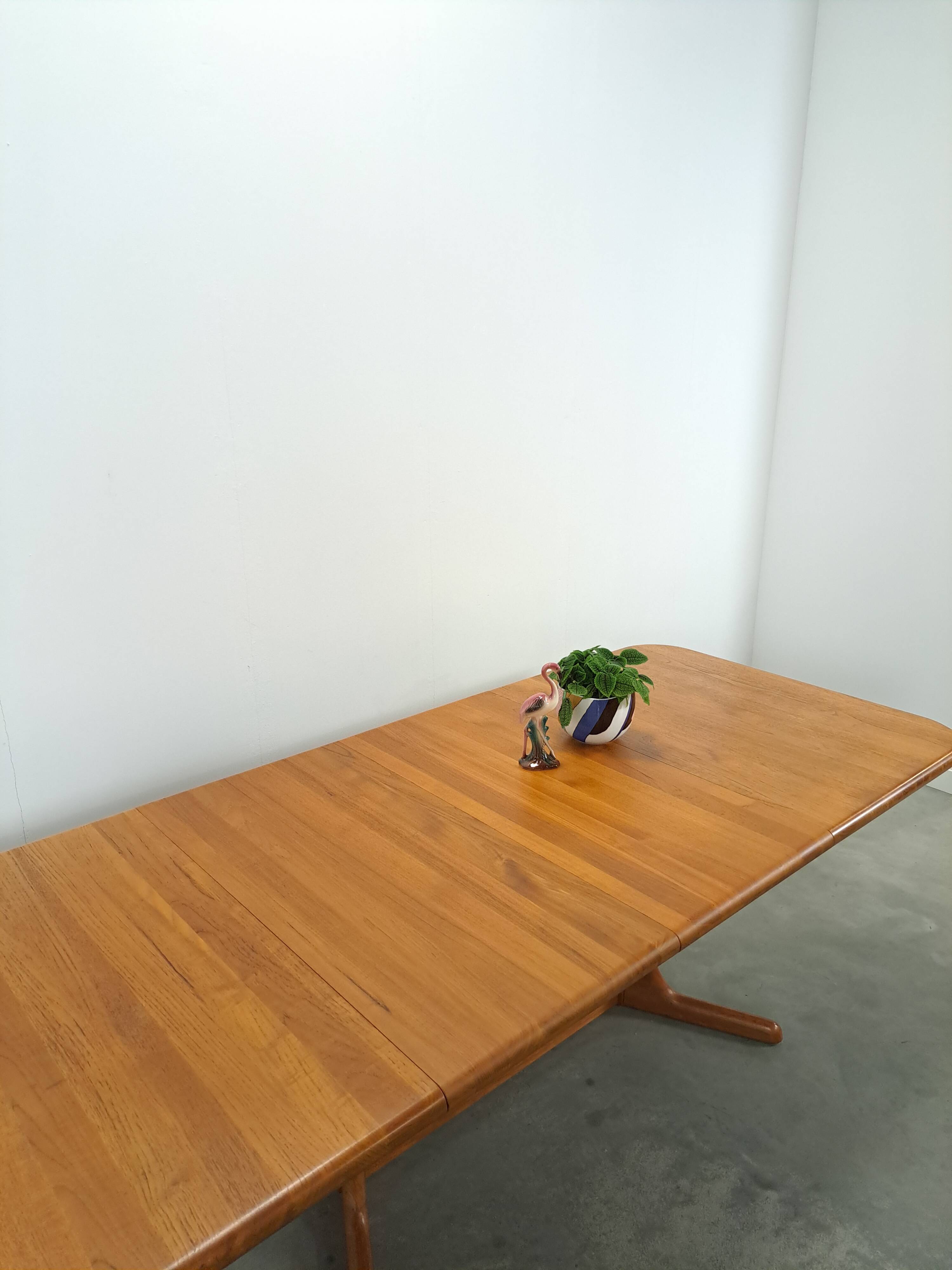 XL Deense uitschuifbare teak eettafel