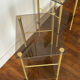Tables d’appoint en verre et laiton