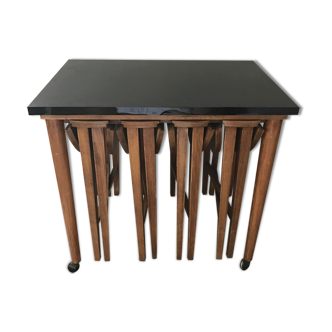 Table basse et ses tabourets