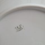 Tableware service of 14 pieces in white Limoges procelaine with patterns and golden edging