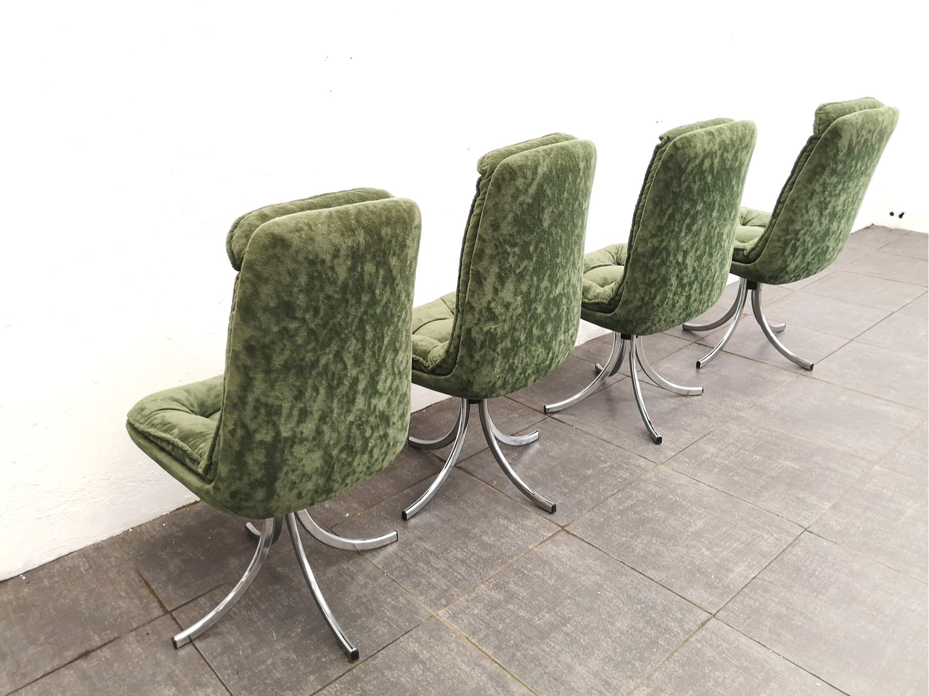 4 vintage chrome foot chairs