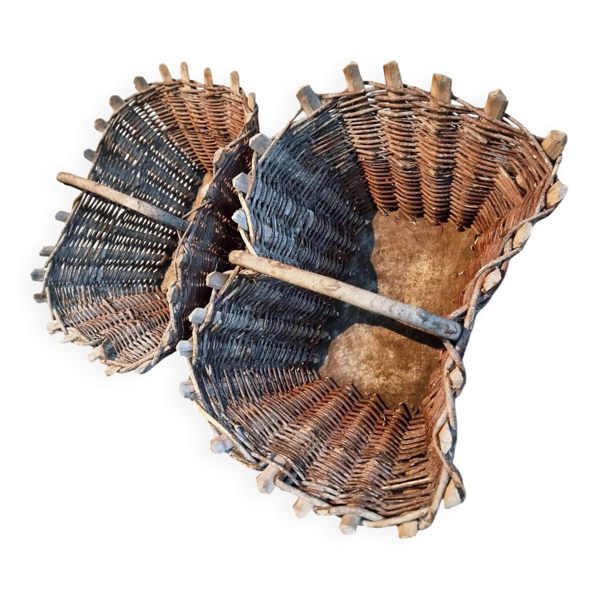 Pair of early 20th century French wicker grape harvest baskets – Rustic vineyard set