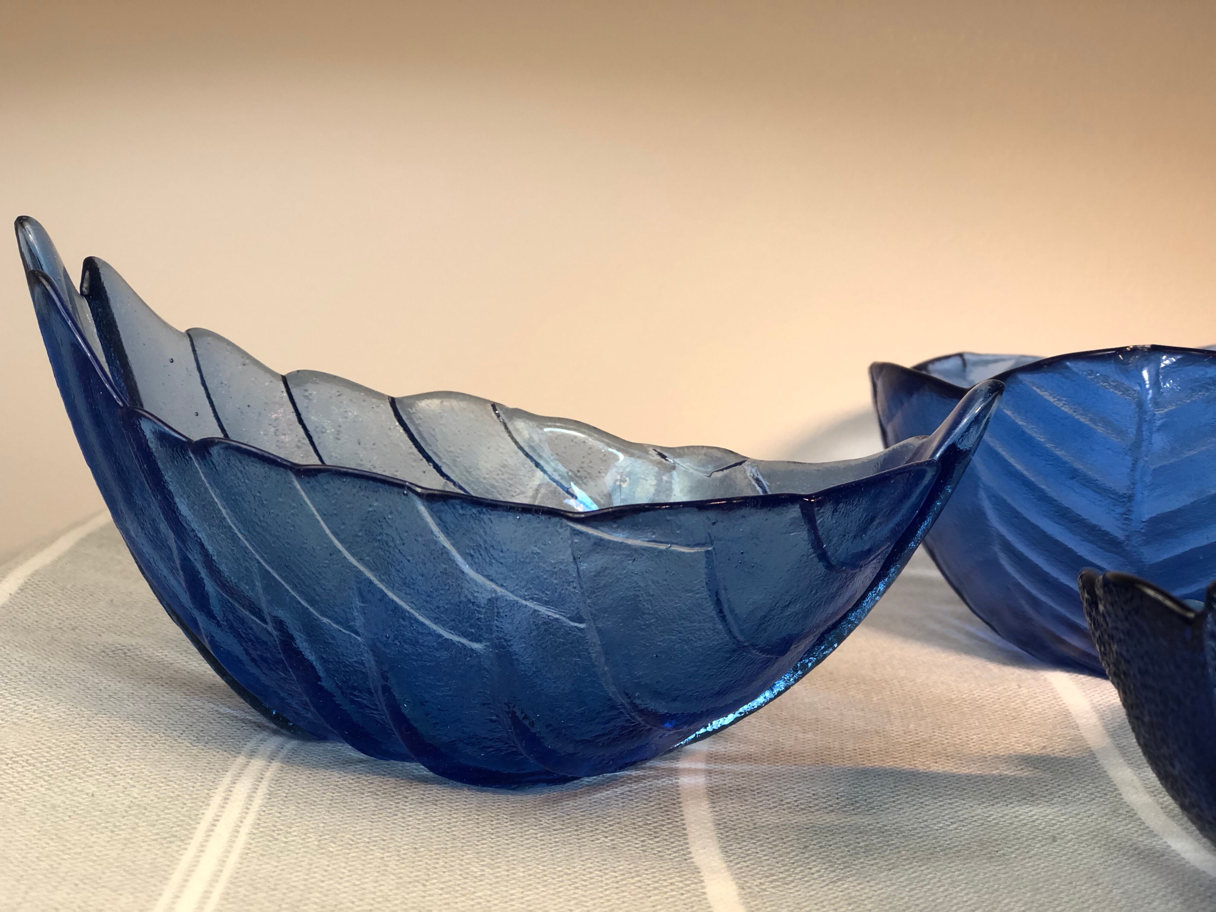 Vintage fruit cups leaf shape - royal blue