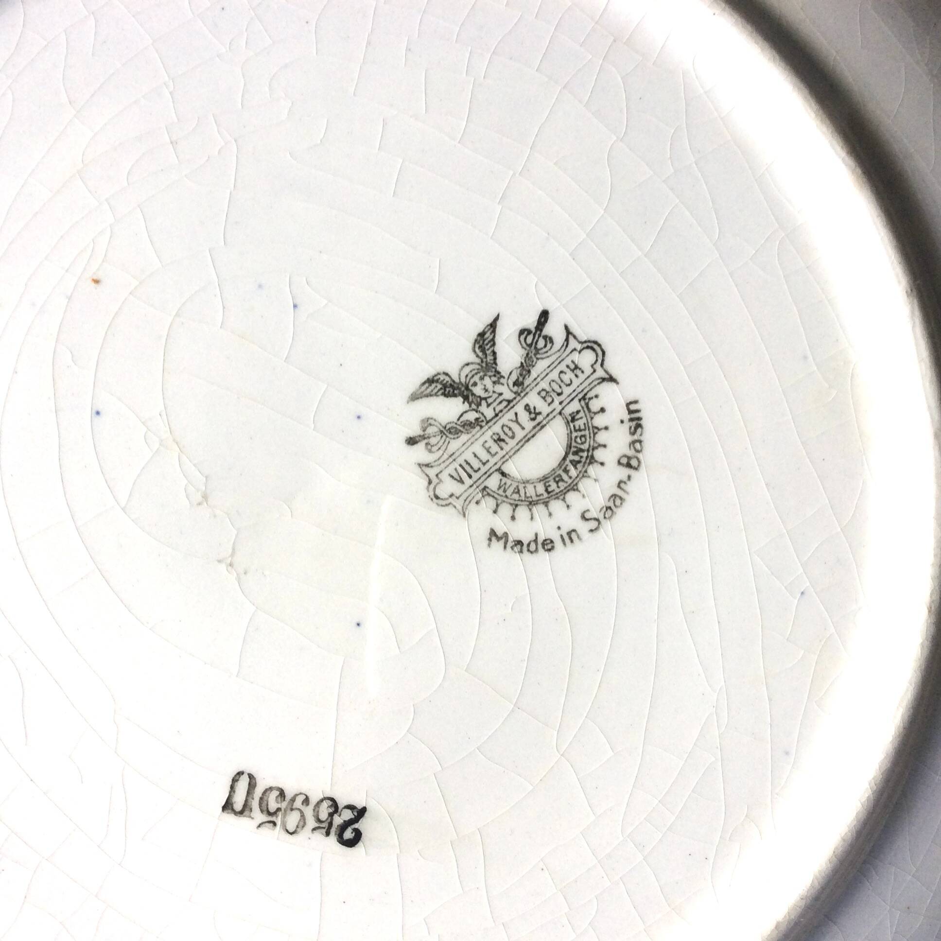 Grand plat à fruits VILLEROY et BOCH. Années 30