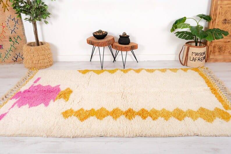 Traditional handmade Beni Ouraine rug, size 150 x 250 cm