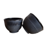 Steel-coloured cast iron cups