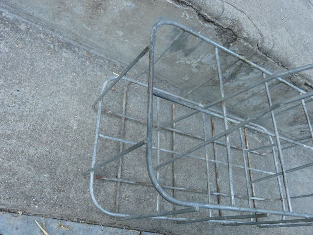 Metal bottle holder 8 lockers 60s