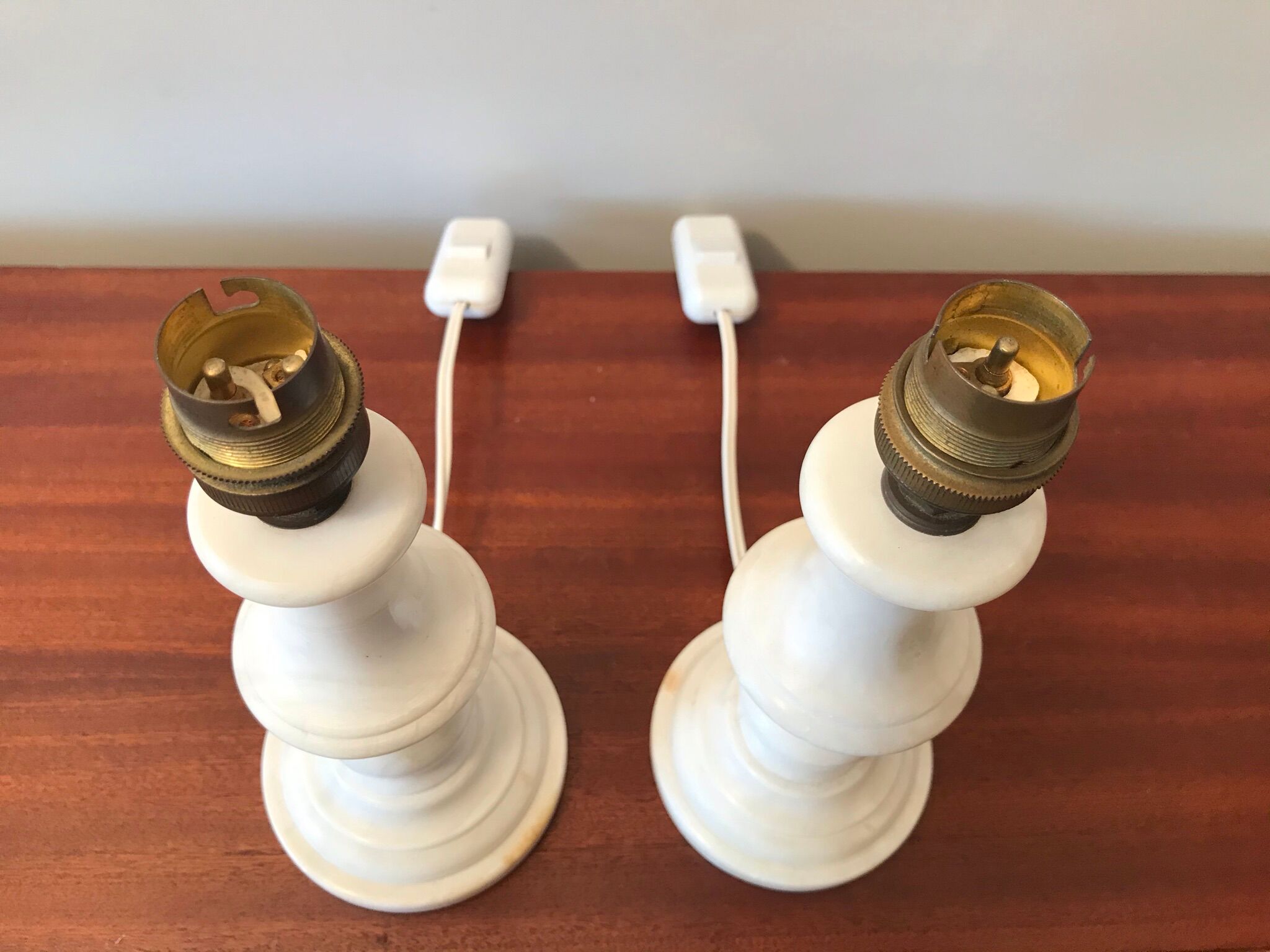 Fauteuil simili cuir noir 1970