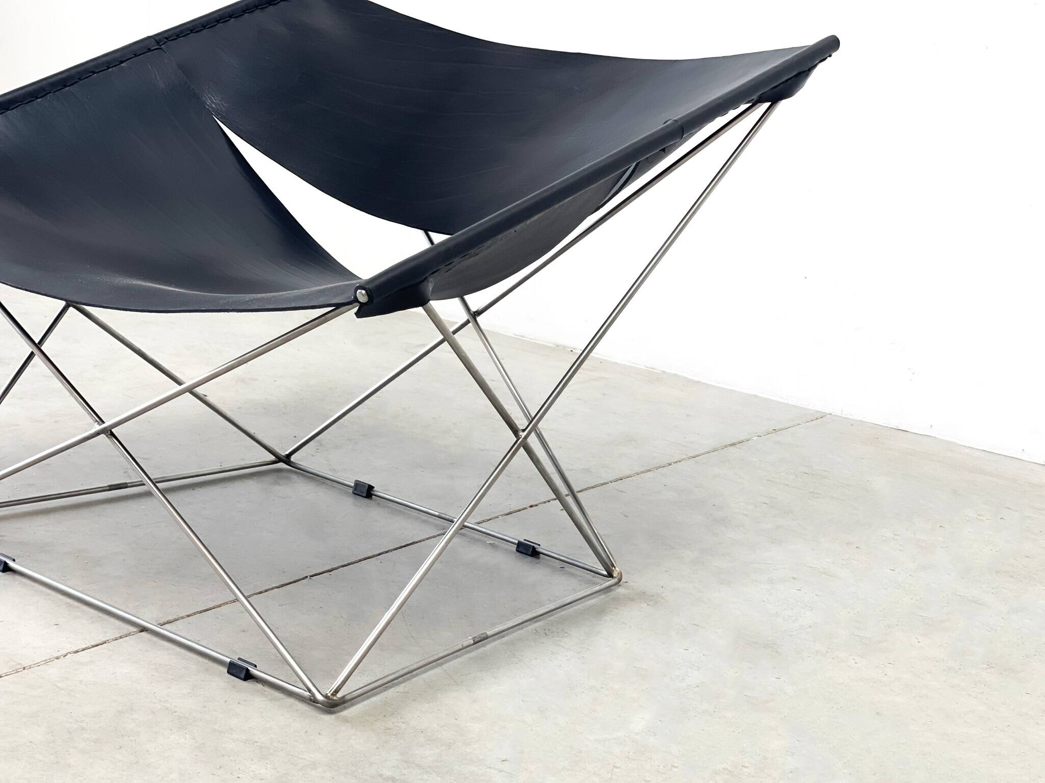 Artifort Pierre Paulin Butterfly F675 lounge chair