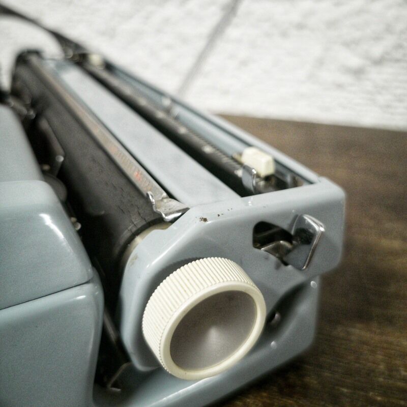 Brother De Luxe typewriter