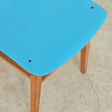 Pair of wooden and plastic chairs Ton Bystrice Thonet