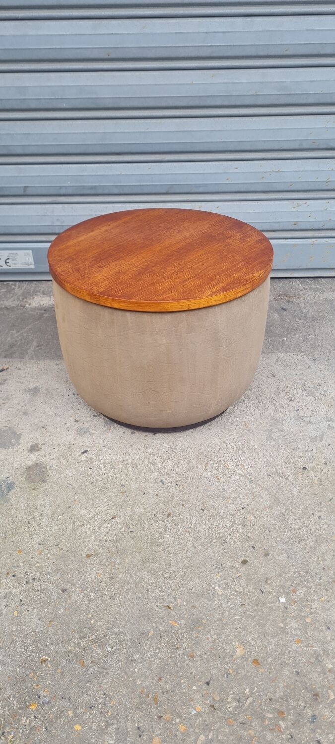 Tabouret de marque Regy