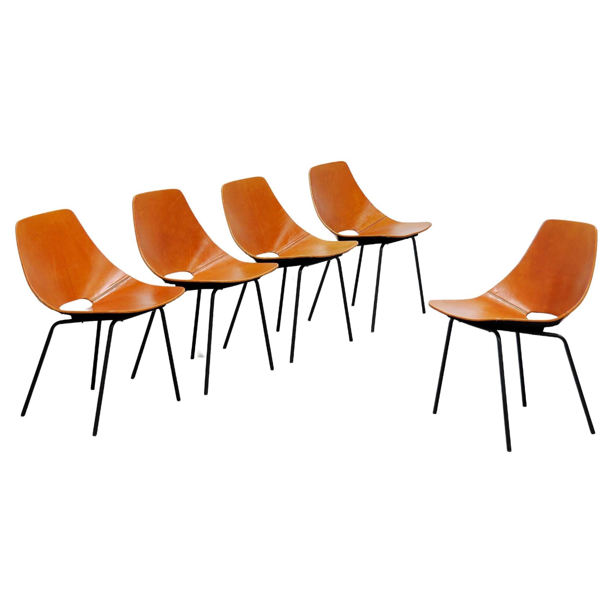 Set of six "Tonneau" chairs by Pierre Guariche, manufactured by Steiner in the 1950s.