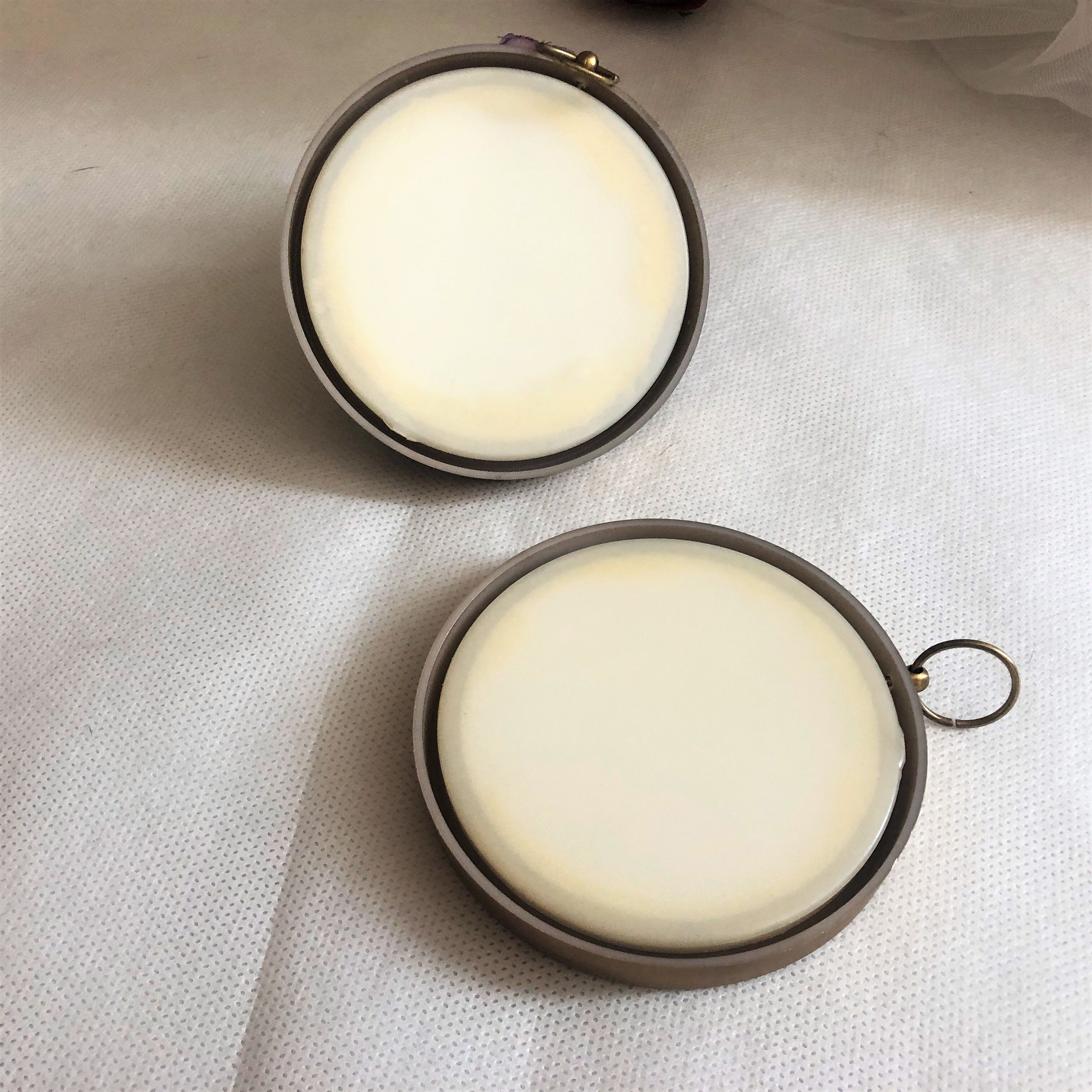 Pair of frame medallion Marie-Antoinette