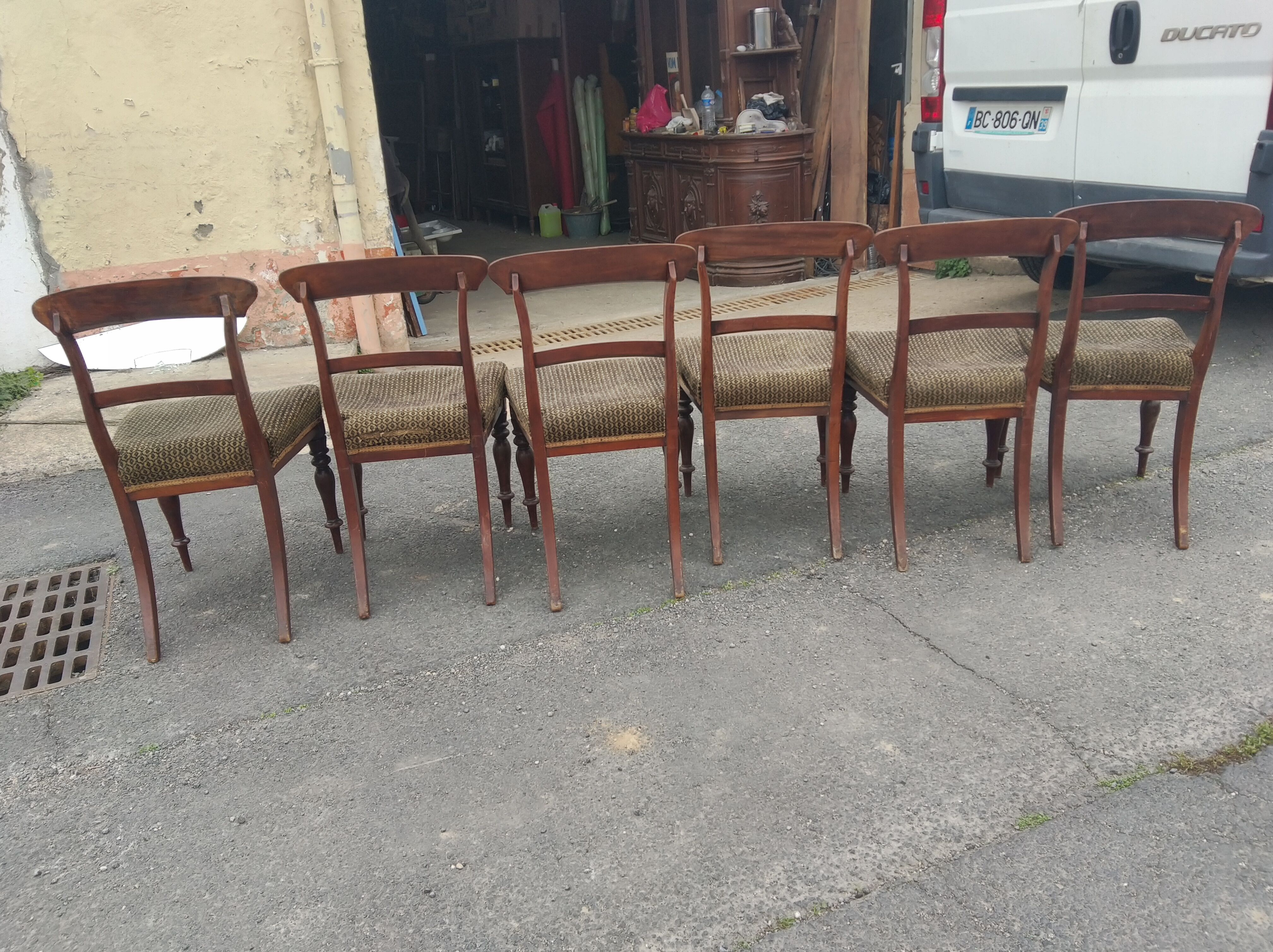 Série de 6 chaises en acajou époque consulat