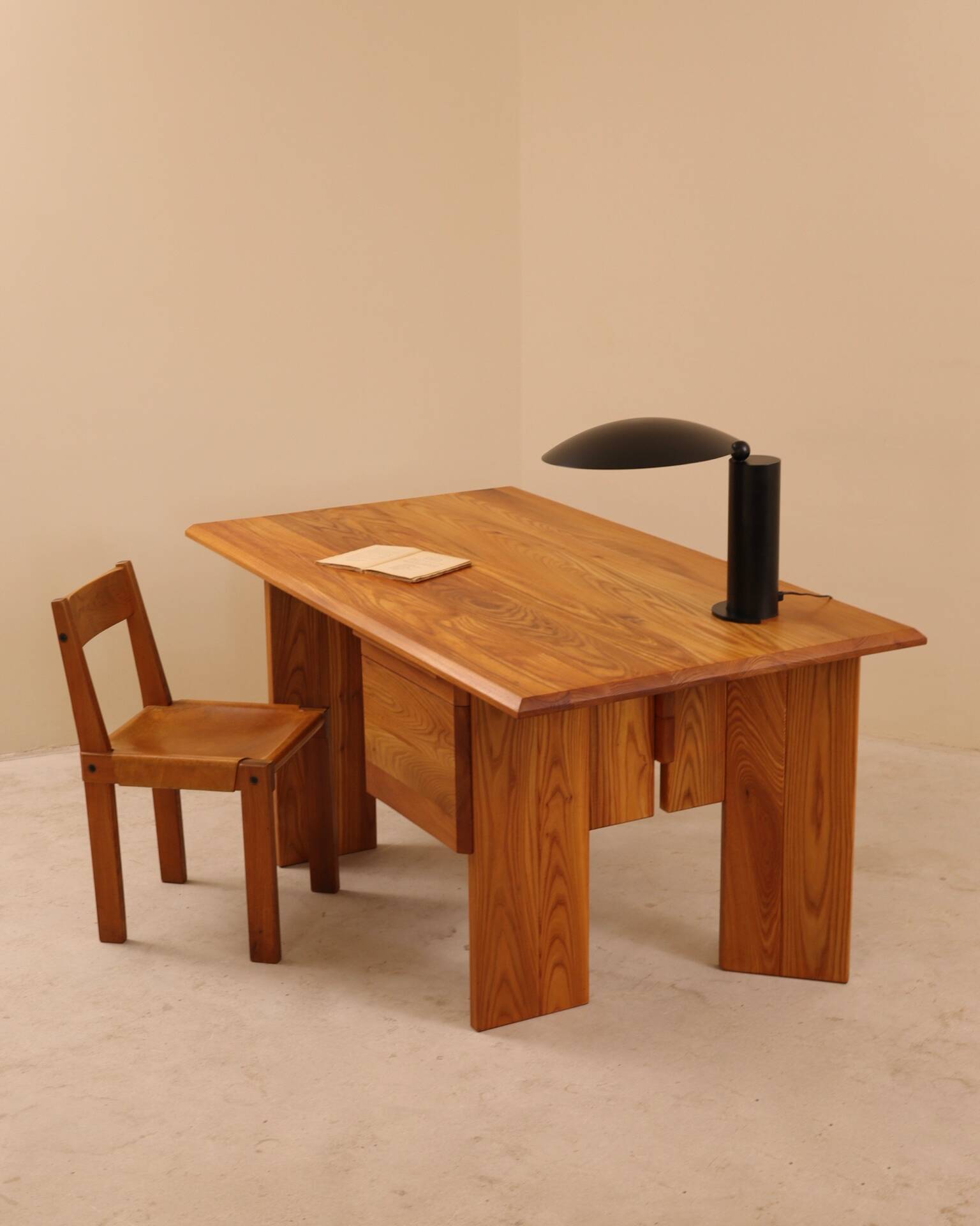 Bureau orme massif
