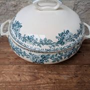 Saint Amand soup tureen model Guadeloupe with a floral decoration in Terre de Fer.