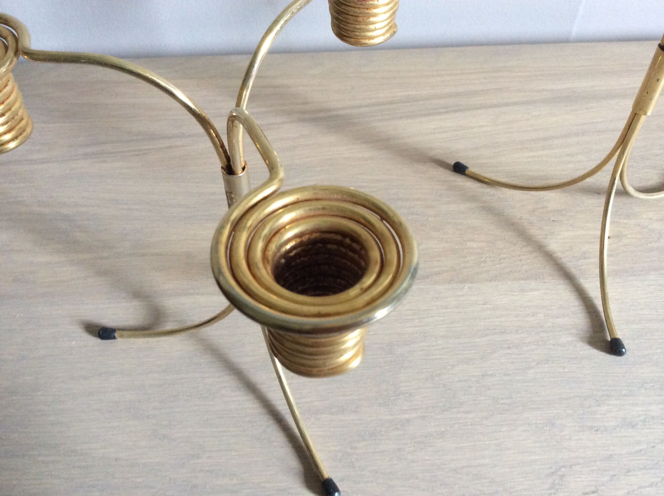Wire dorė 60s candlesticks