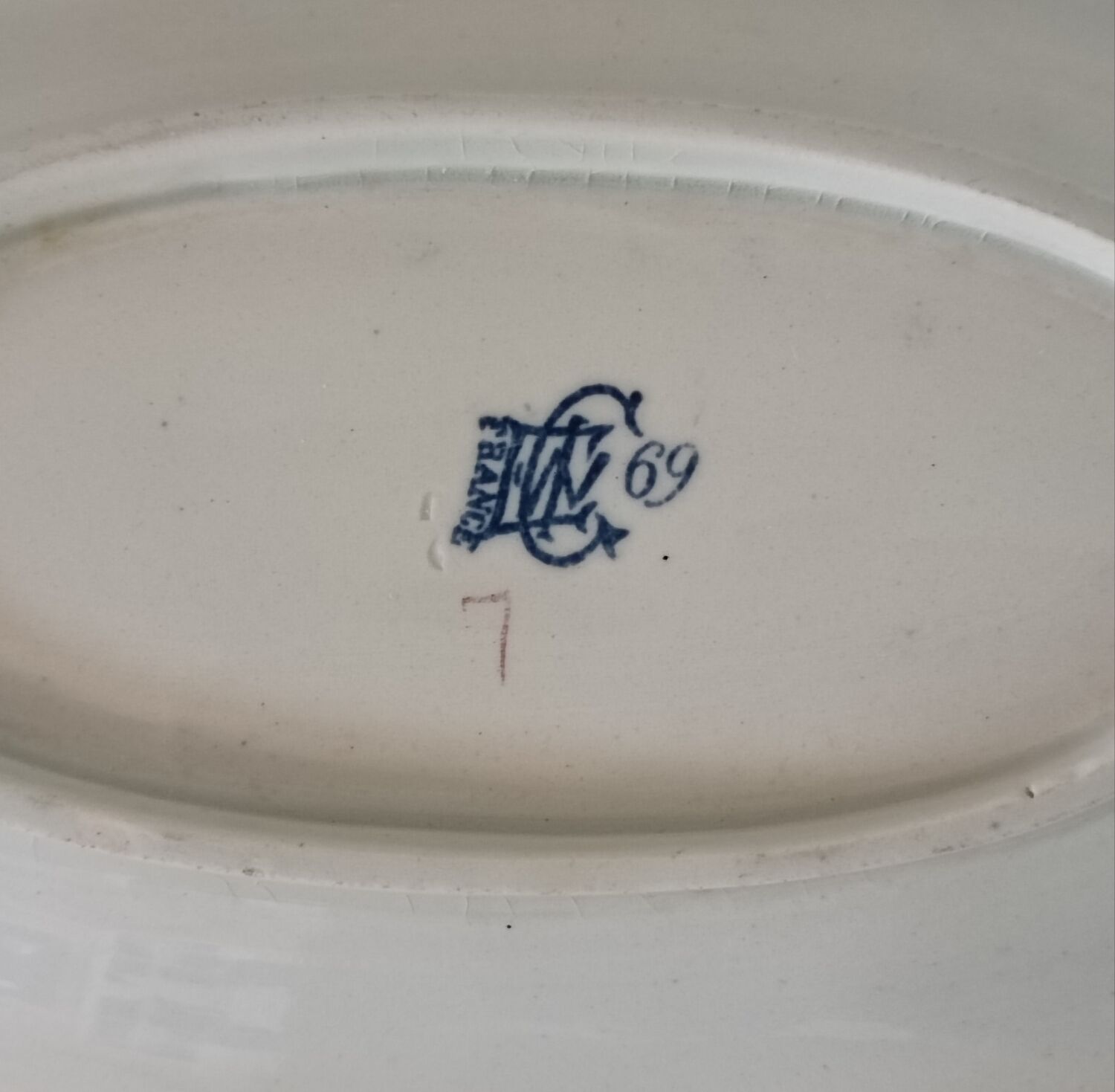 Round and ravier dish assorted in Gien earthenware