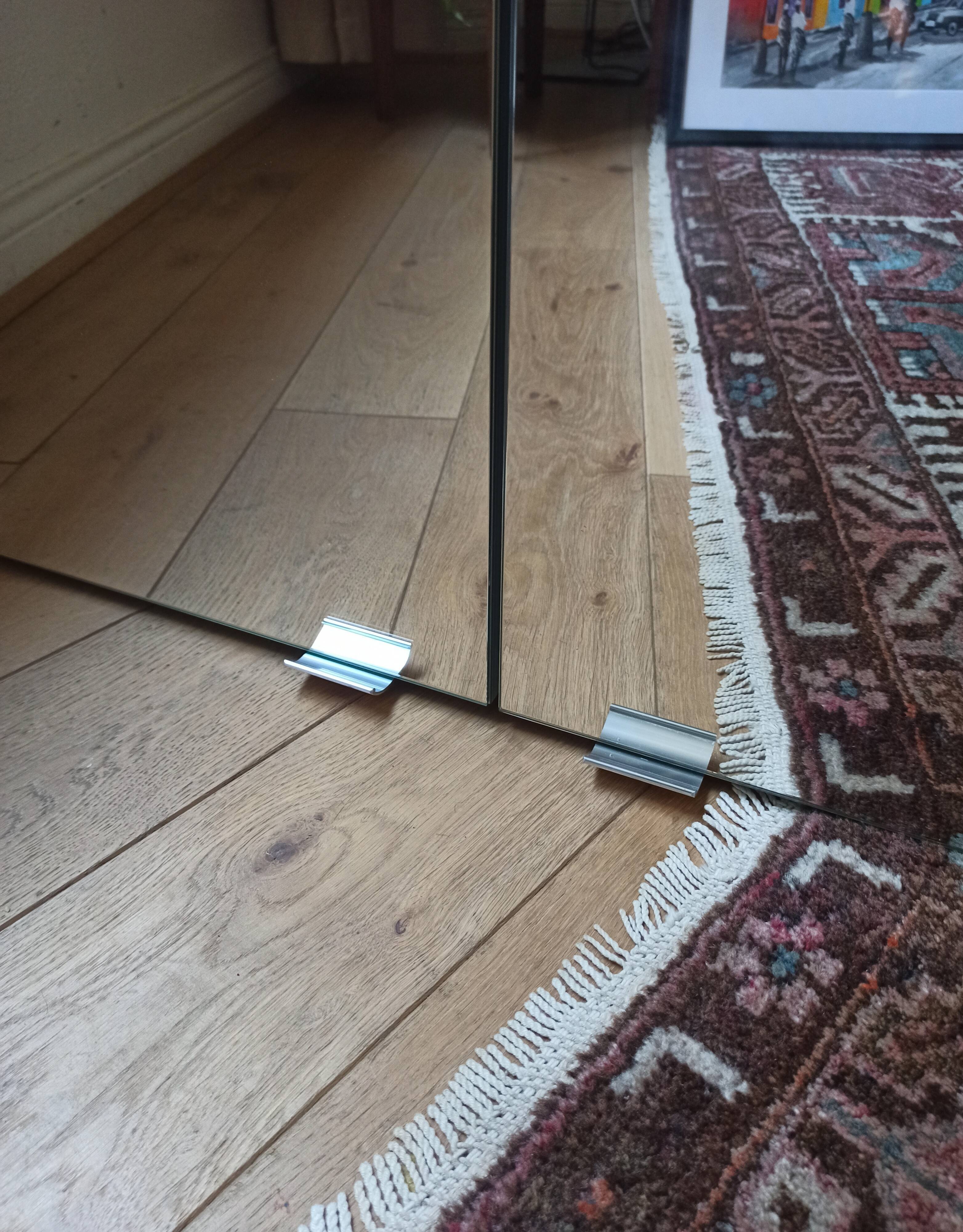 Bathroom mirror cabinet