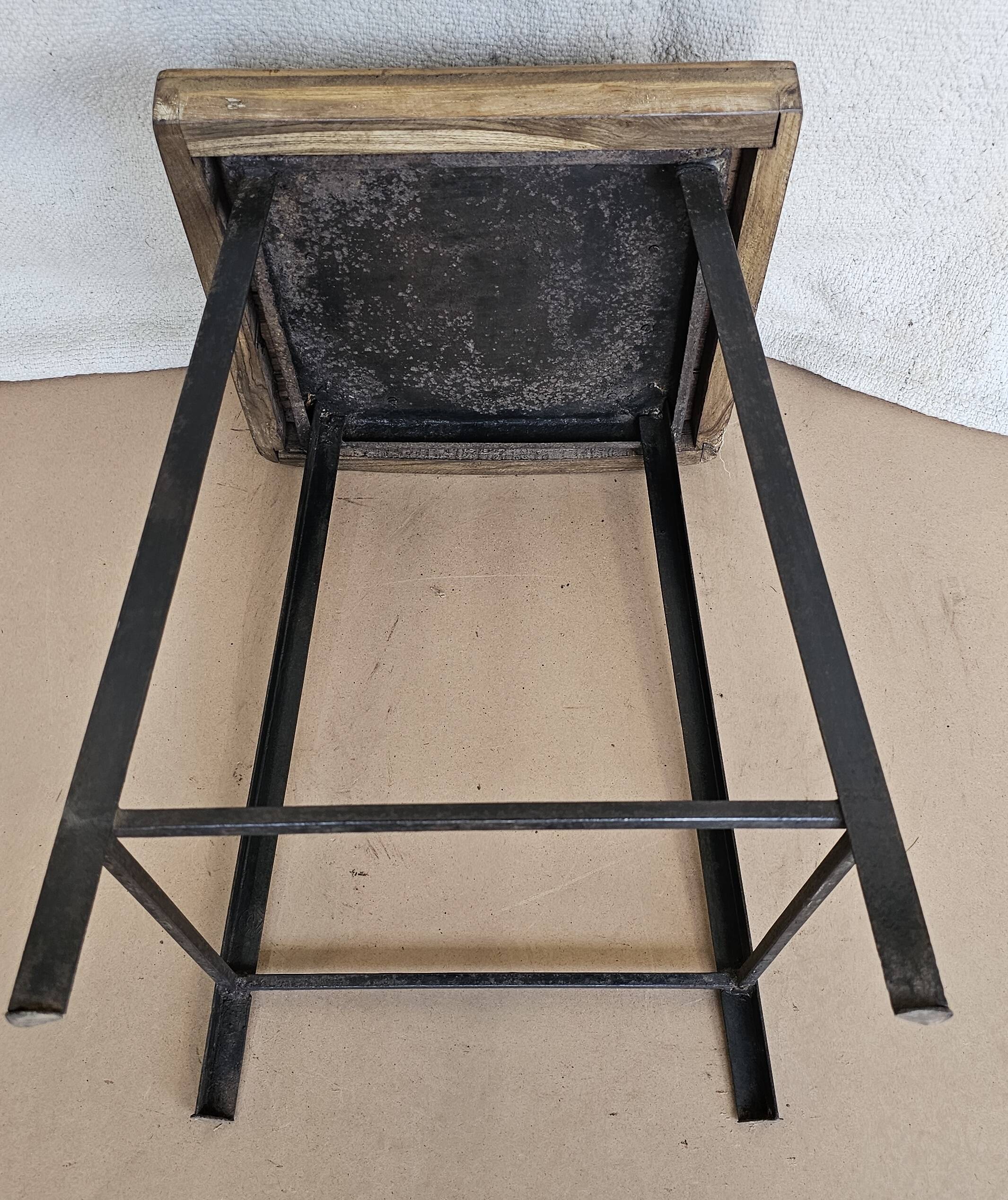 Old workshop stool in wood + wrought iron