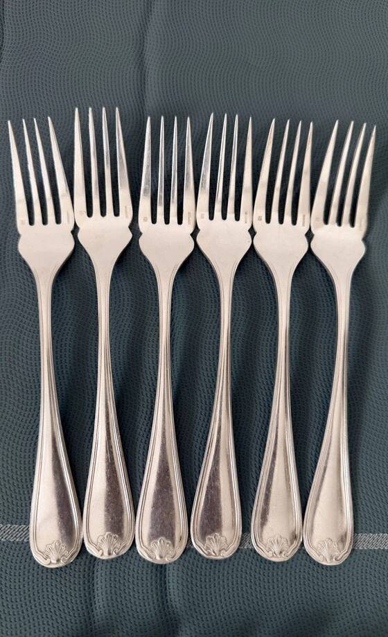 Elegant 24-piece fish service – Marot Bérain pattern in silver-plated metal
