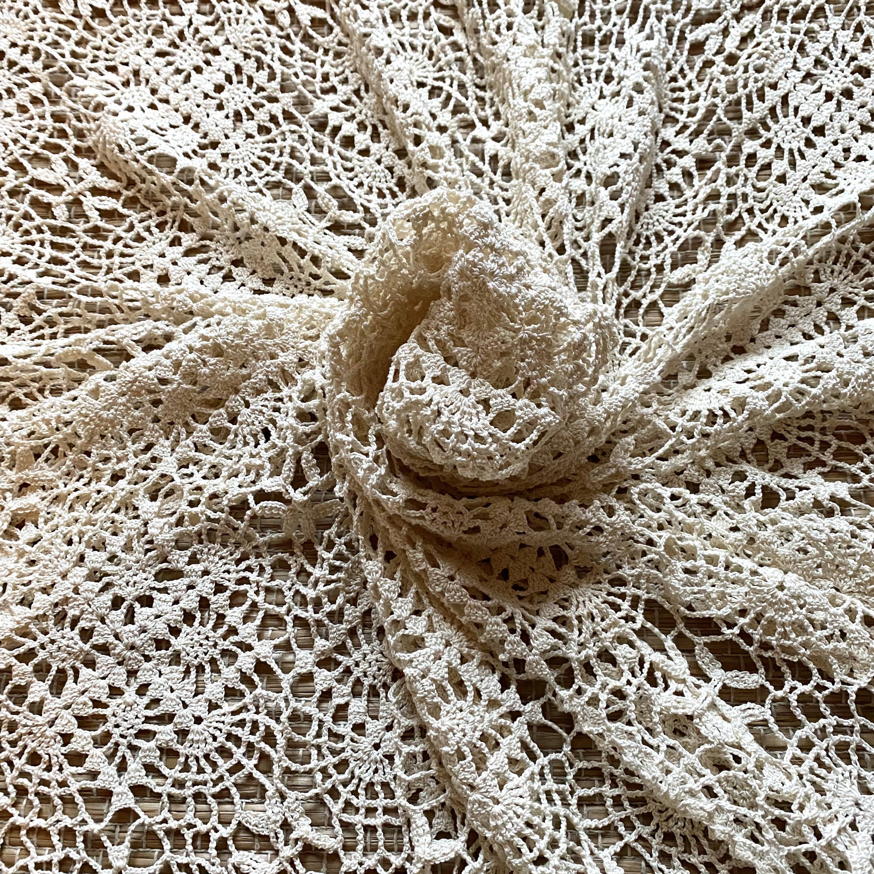 Bed throw crochet tablecloth 220x220
