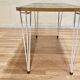 Table haute design et signature scandinave 1950.