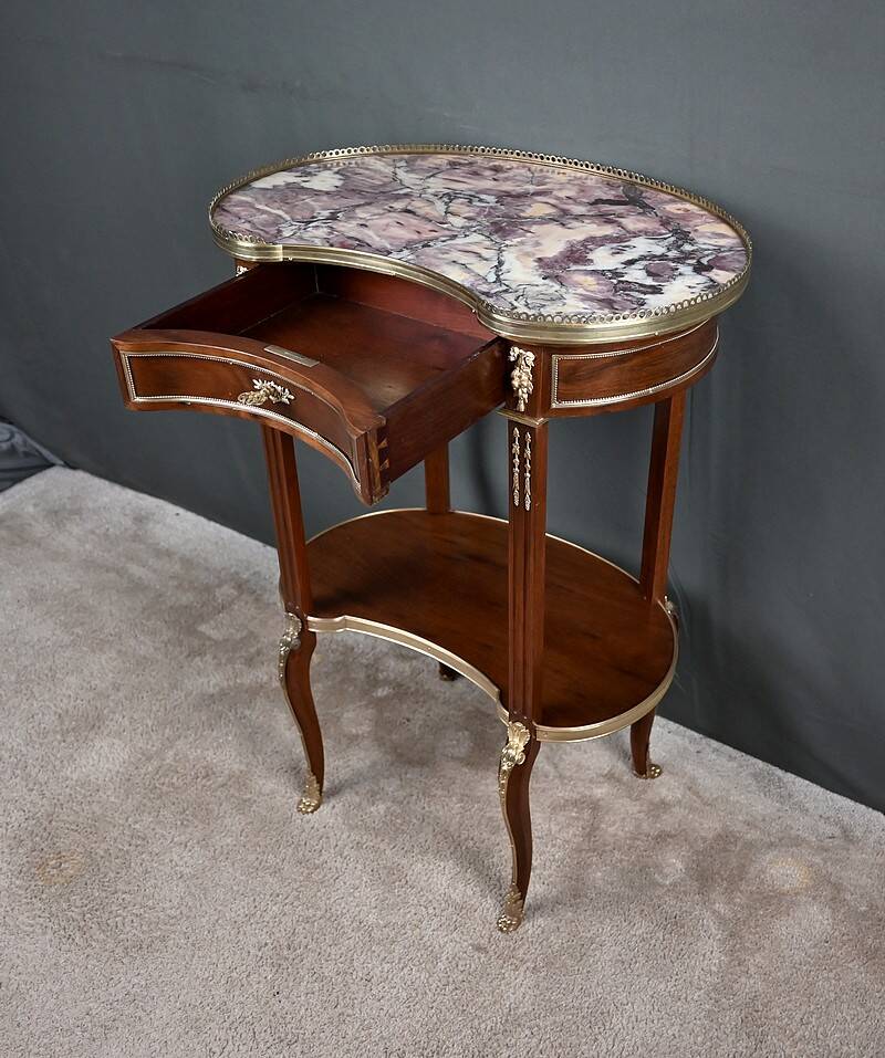 Small Kidney Table in Mahogany, Transition Style – Early 20th Century