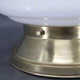 Plafonnier Art Déco en laiton des années 1930 avec abat-jour en verre opalin, Tchécoslovaquie, Res