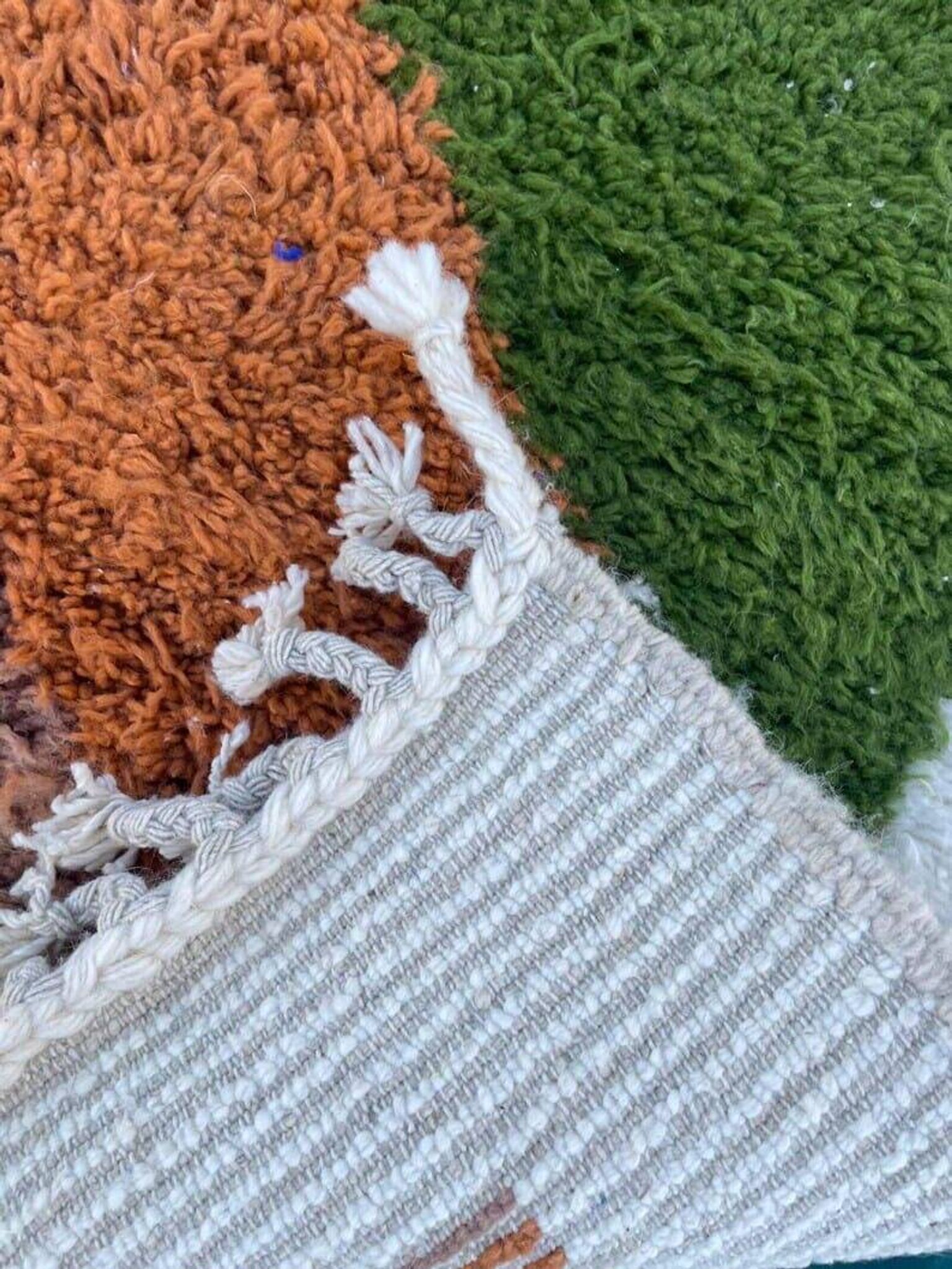 Handwoven wool Berber rug size 1.5/2.5 m