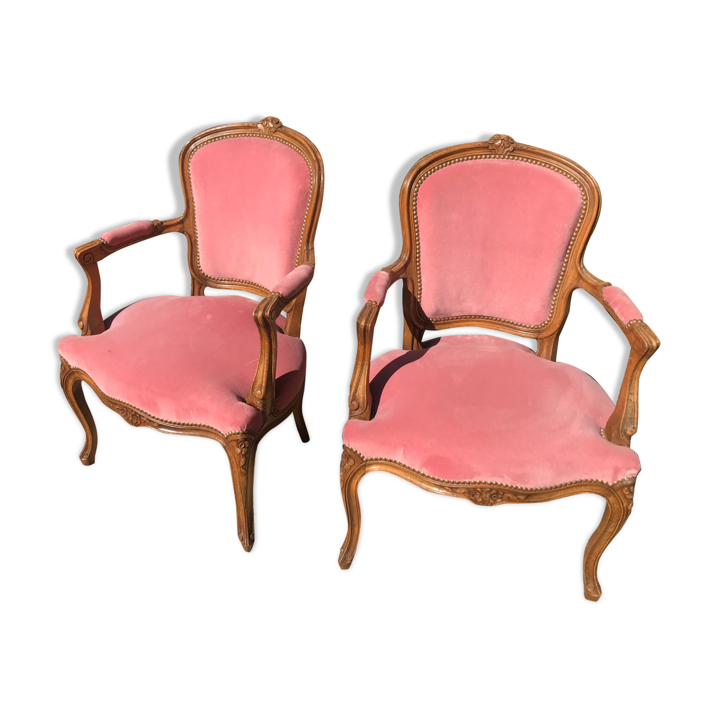Paire de fauteuils cabriolets style Louis XV