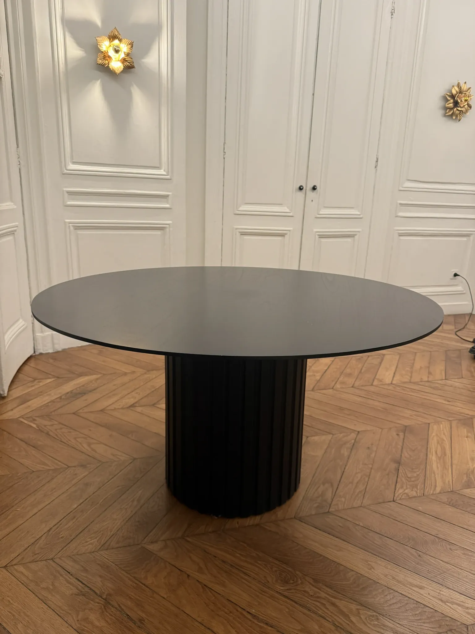Round table HK living 140cm black