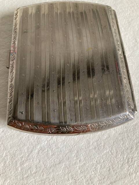 Metal cigarette case