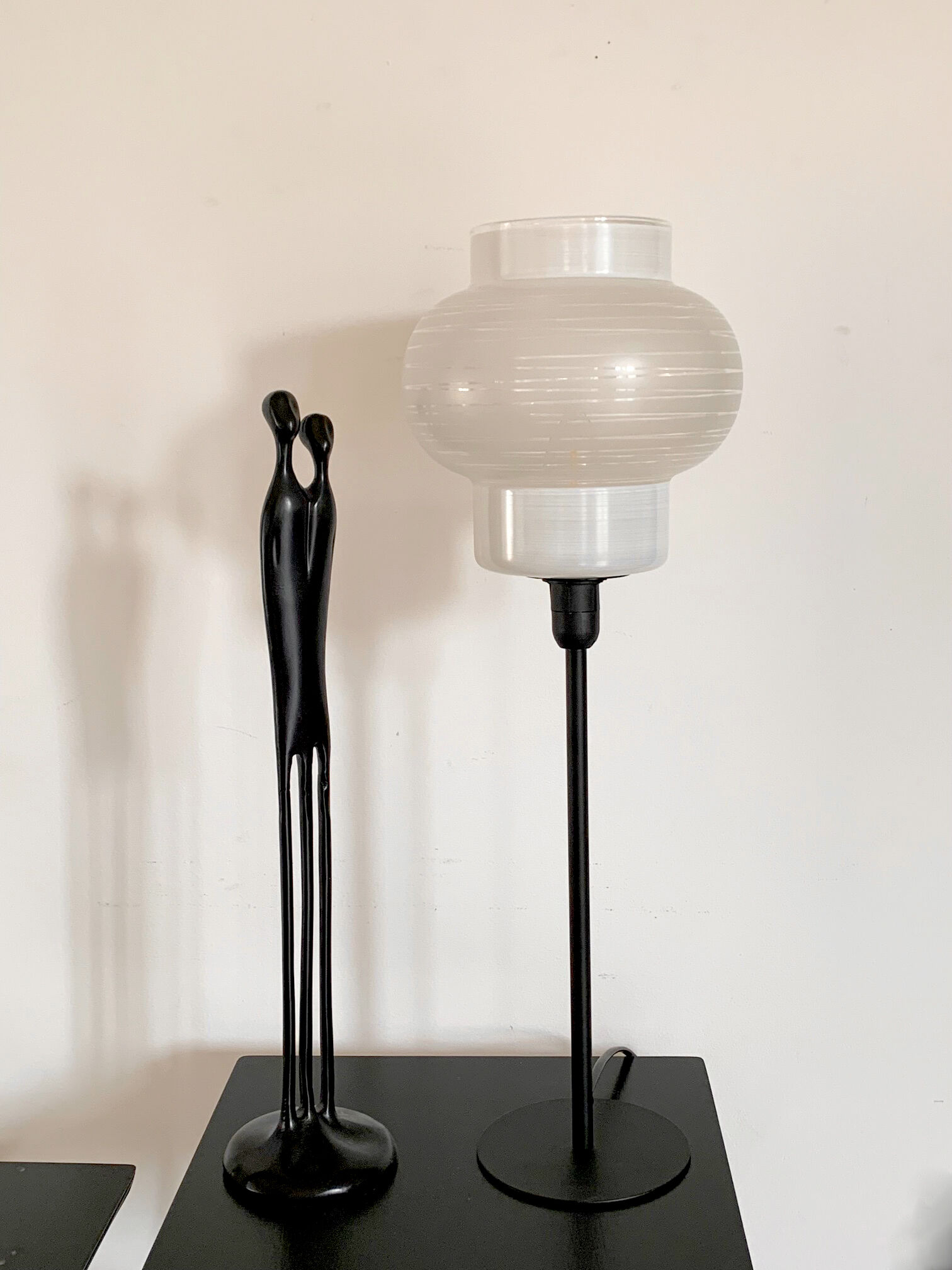 Vintage table lamp with a globe, white and gold