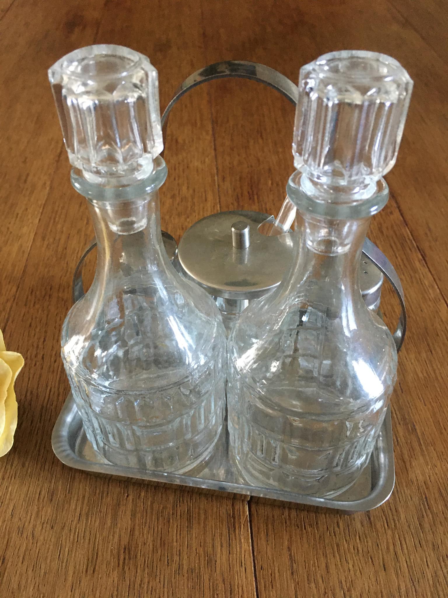 Complete servant consisting of 5 pieces of glass with stainless steel support